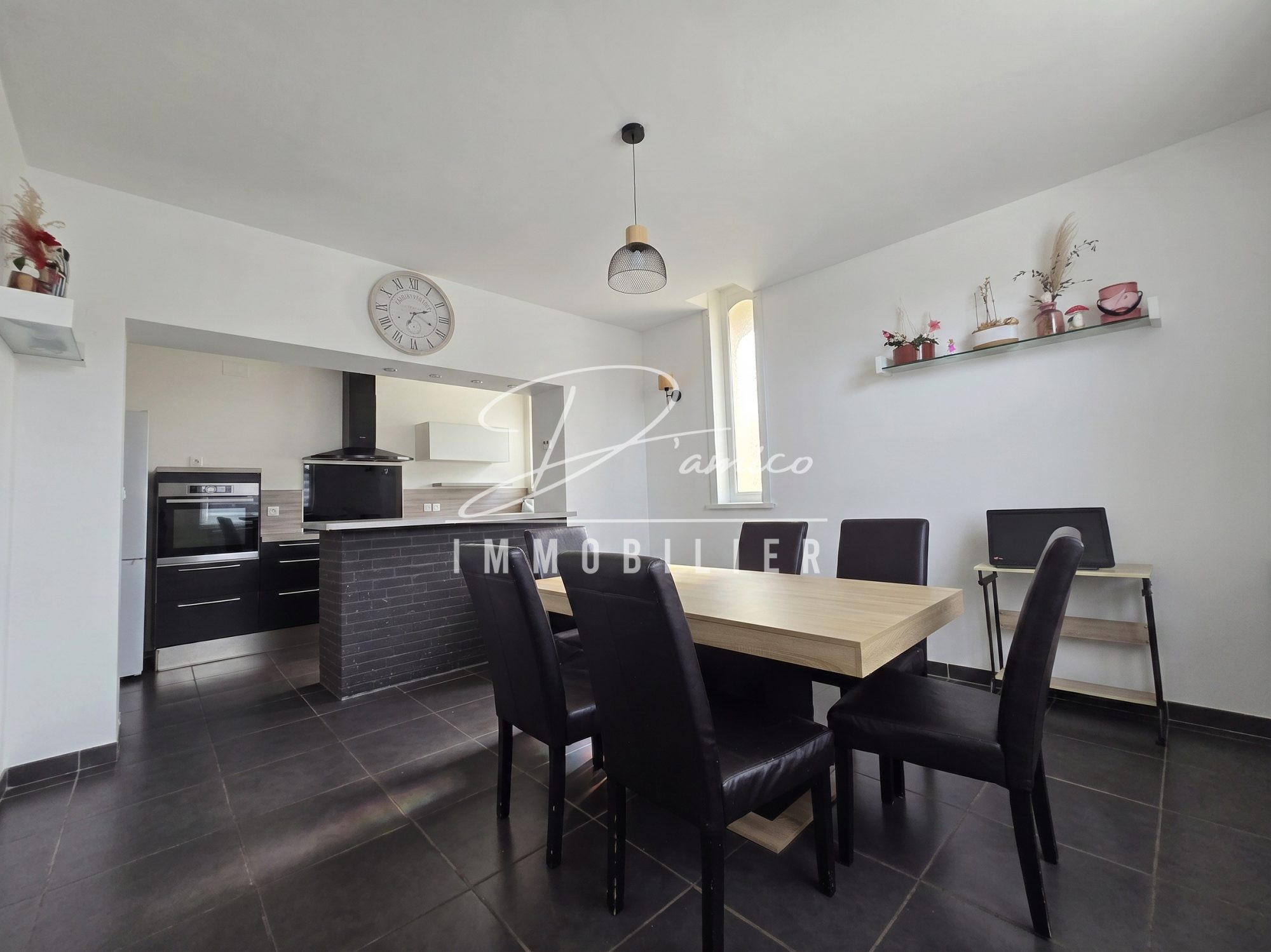 Maison 3 chambres plein sud avec jardin et sous-sol à Cambrai