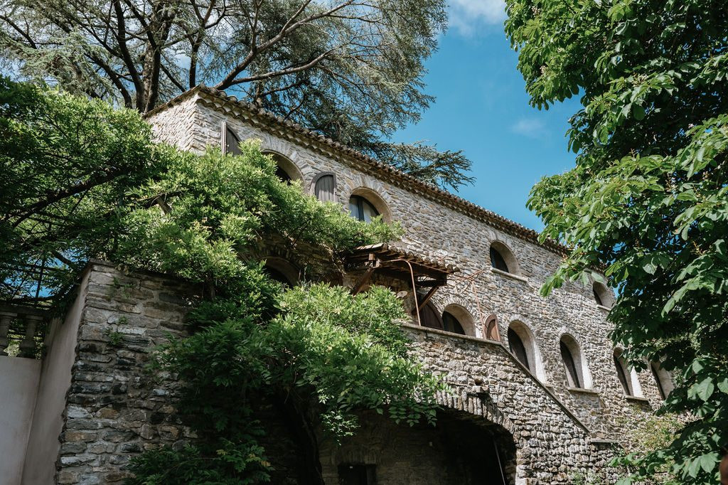 Maison à vendre à Saint-Ambroix, 650 m²