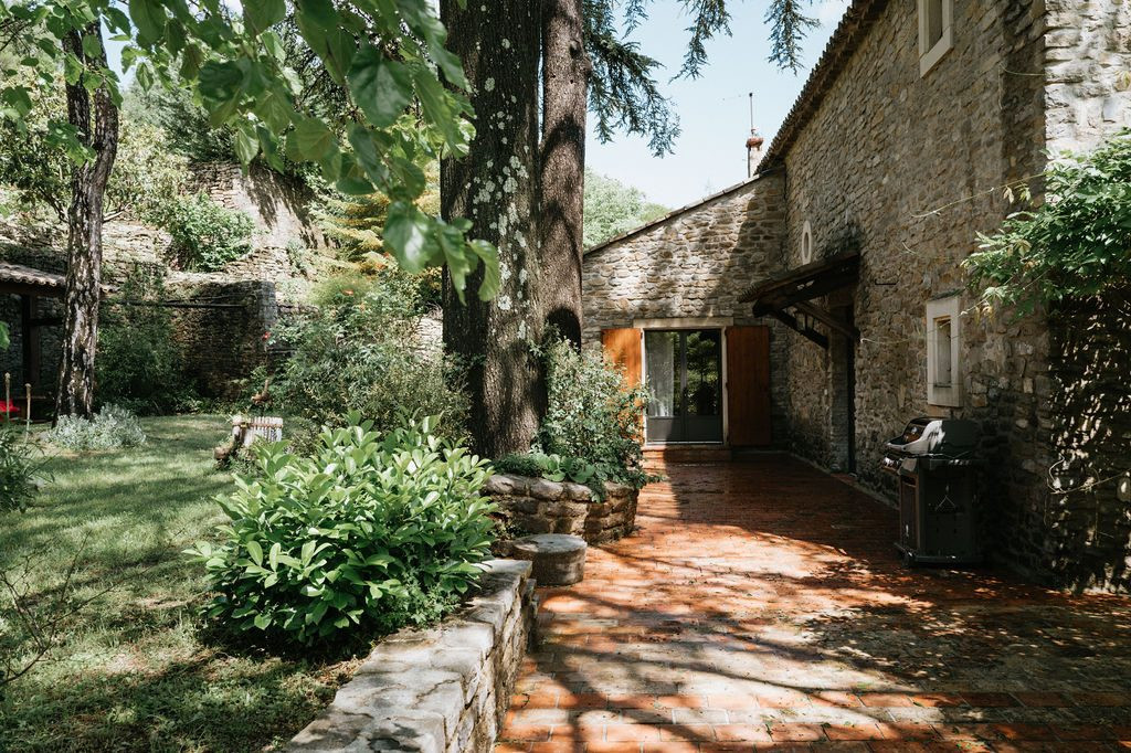 Maison à vendre à Saint-Ambroix, 650 m²