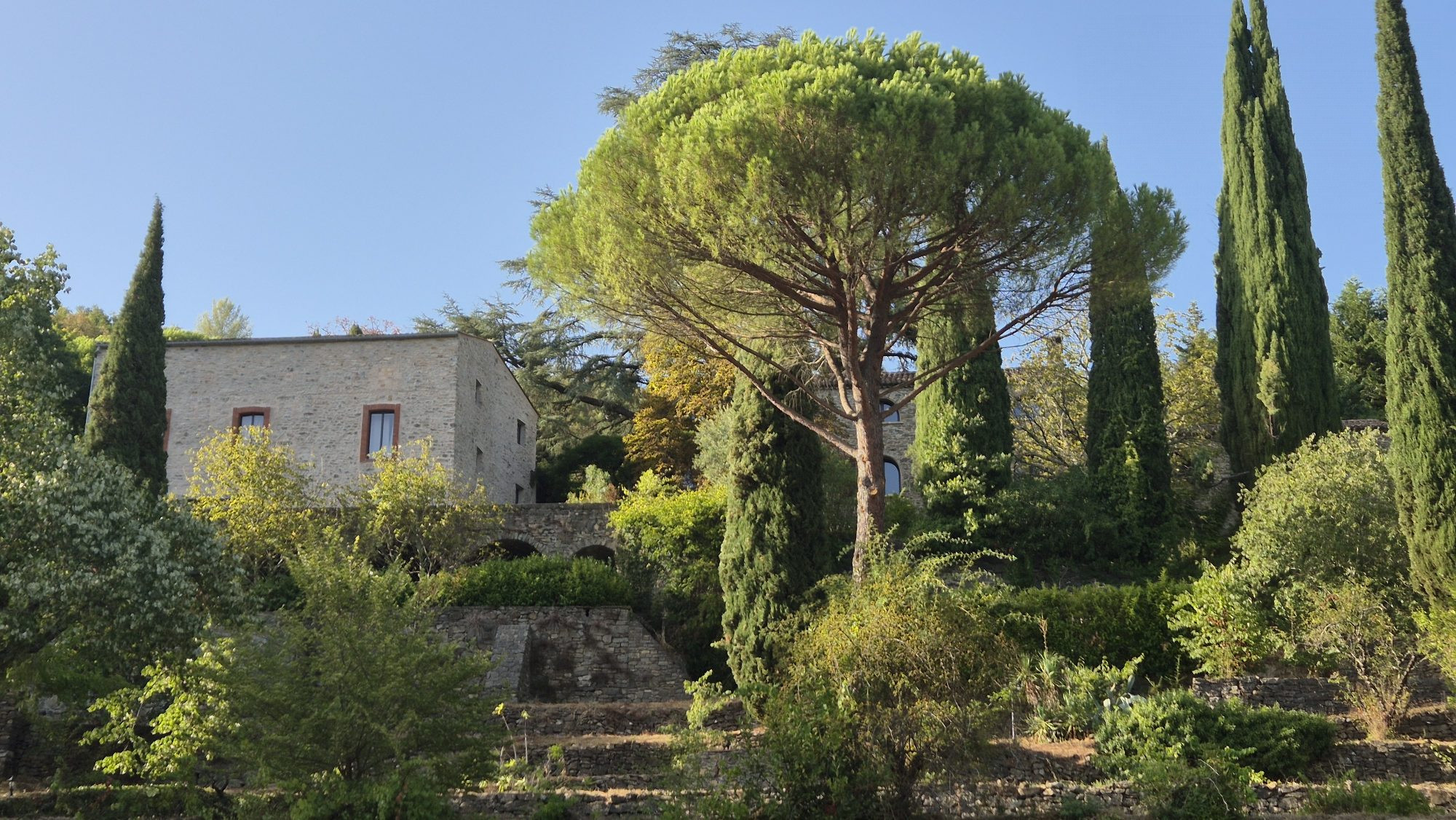 Maison à vendre à Saint-Ambroix, 650 m²