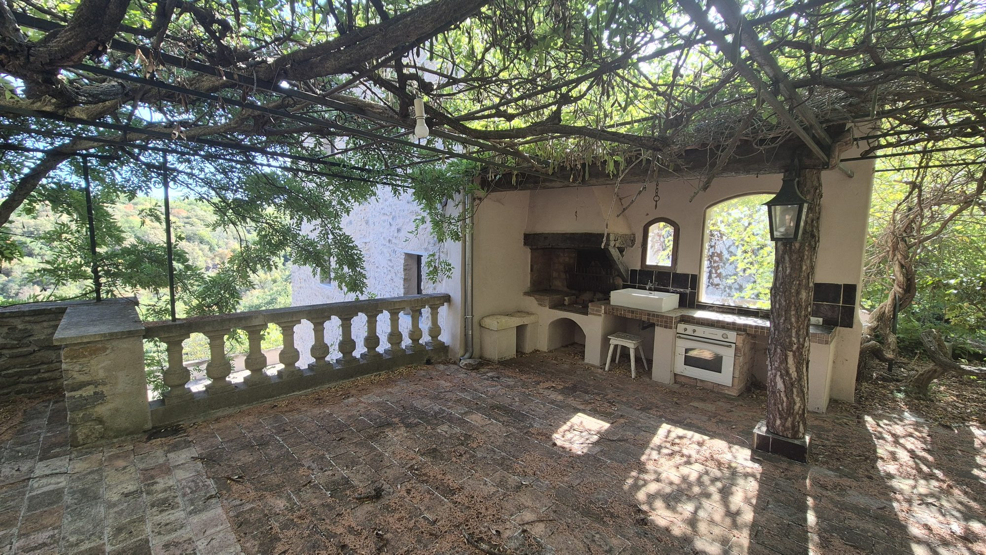 House for sale in Saint-Ambroix, 650 m²