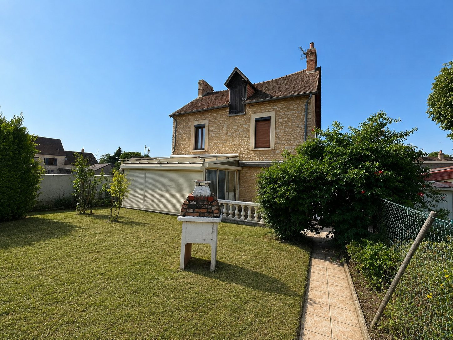 Maison à vendre à Arçonnay, 101 m²