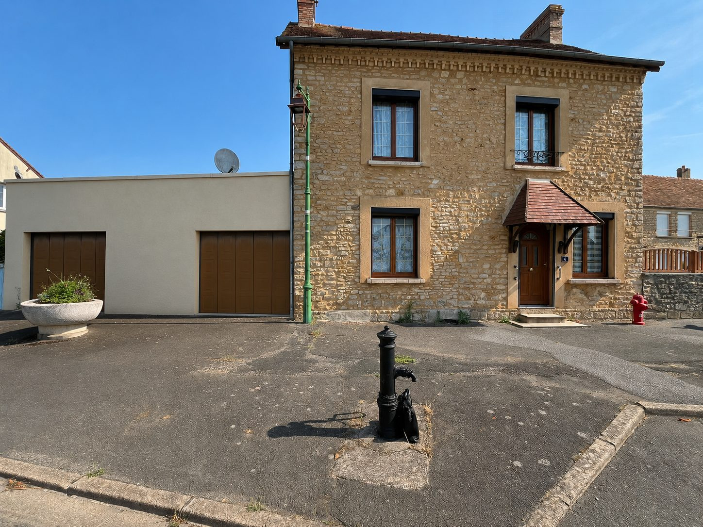 Maison à vendre à Arçonnay, 101 m²