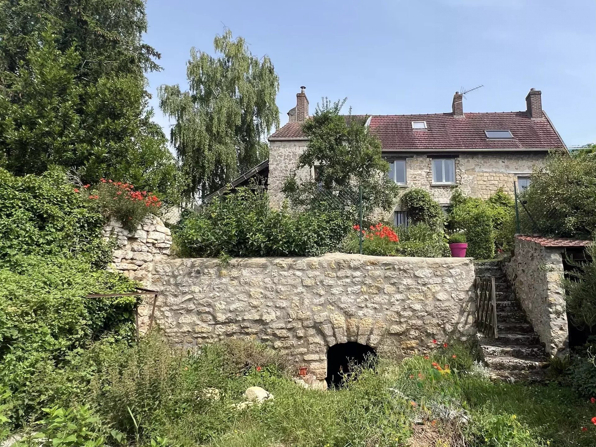 maison-9 pièces-dépendances-terrain de 985 m2
