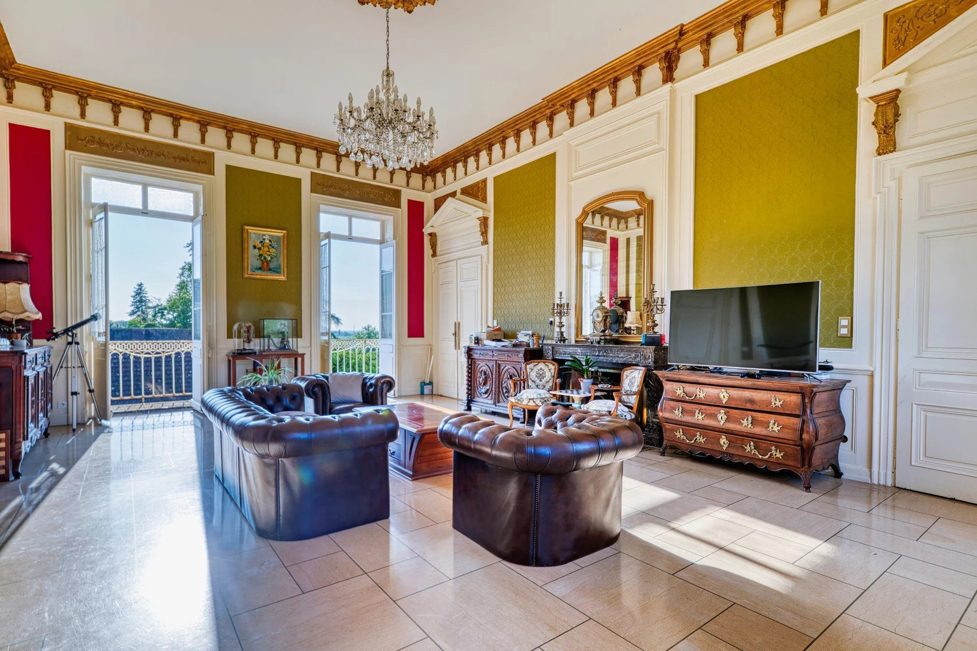 Maison 14 pièces 460 m² · à Crémieu · 460 m² · 3 180 000 €