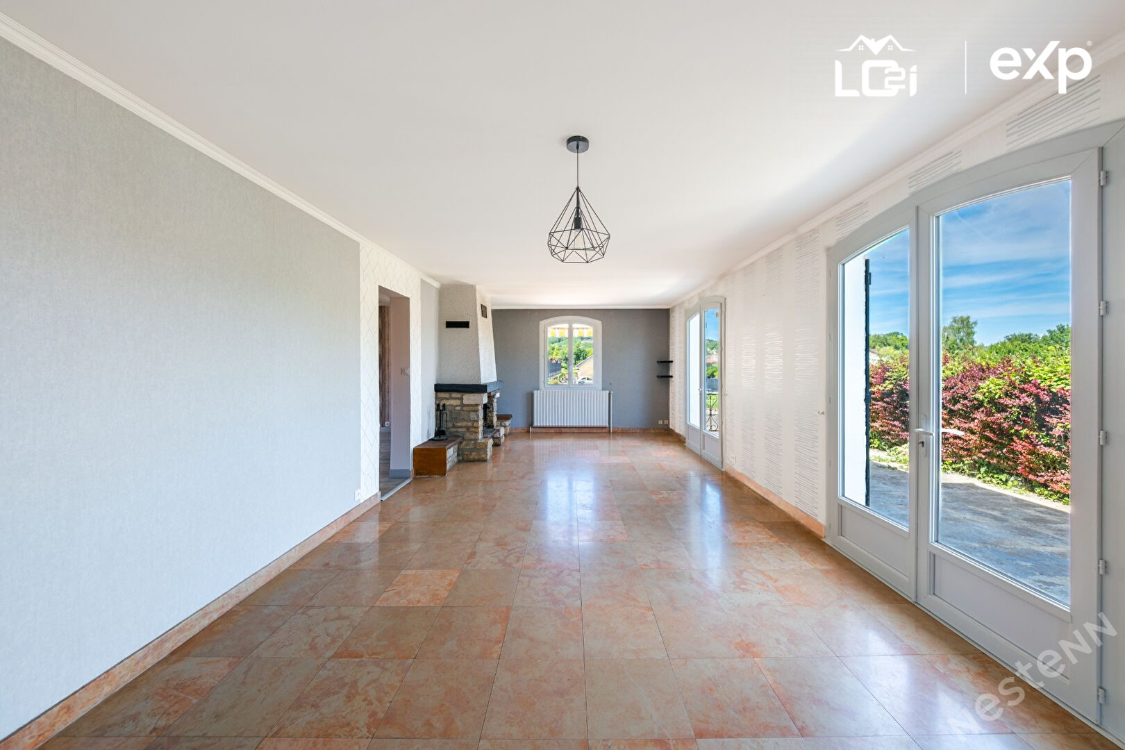 Maison à vendre à Fontaines, 195 m²