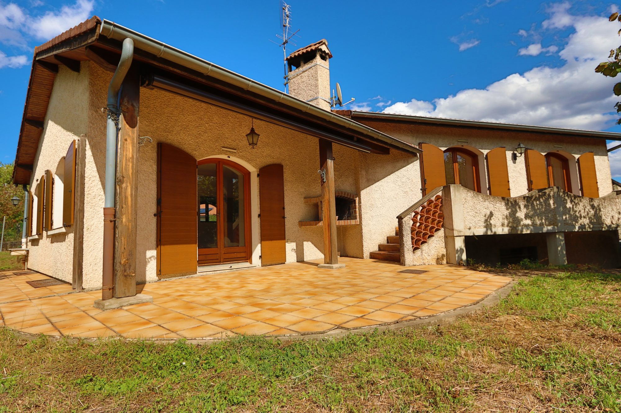 Maison familiale avec jardin Craponne - 195 m², terrain de 1 000 m² et grand sous-sol