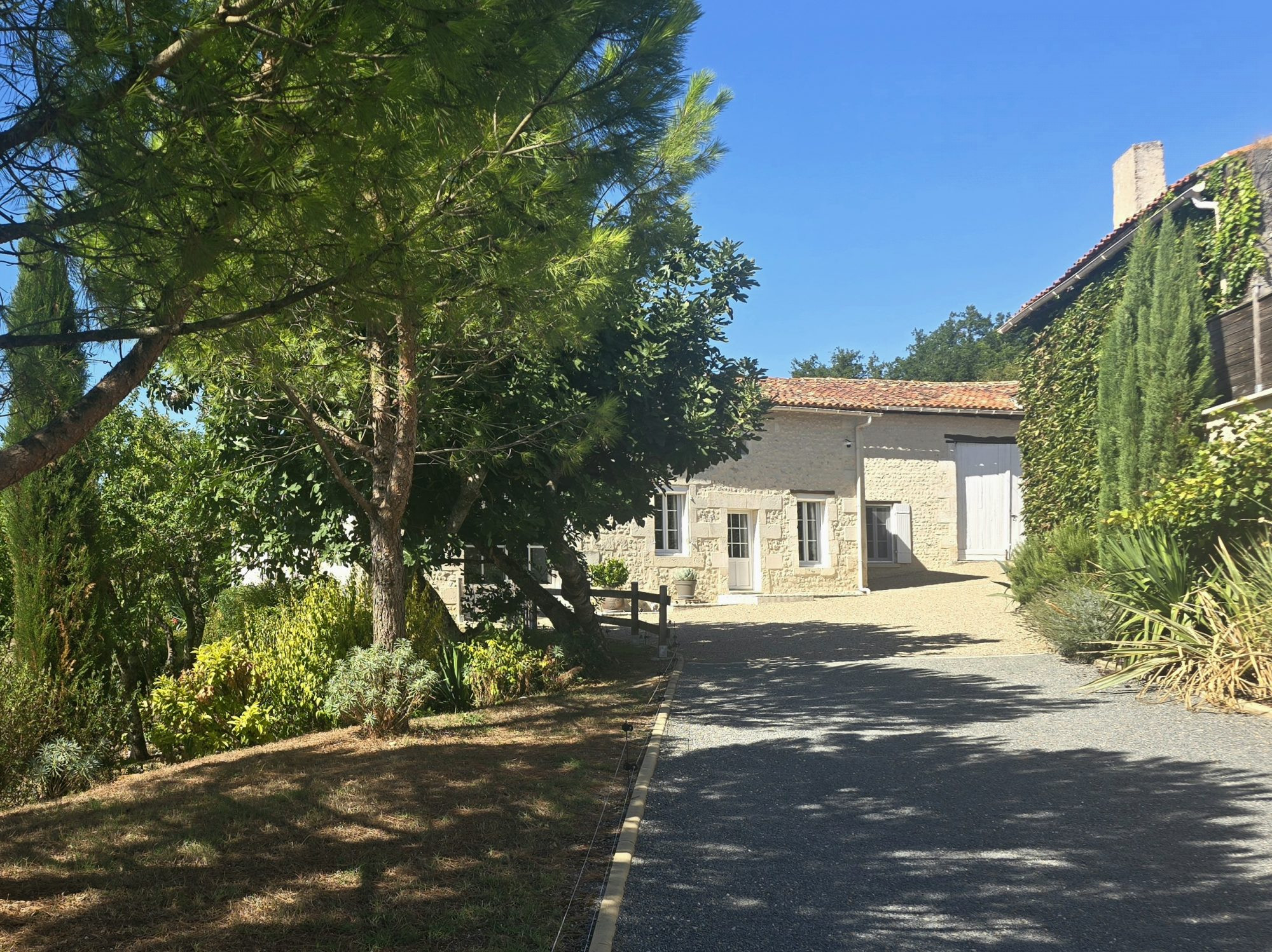 Maison à vendre à Montboyer, 200 m²
