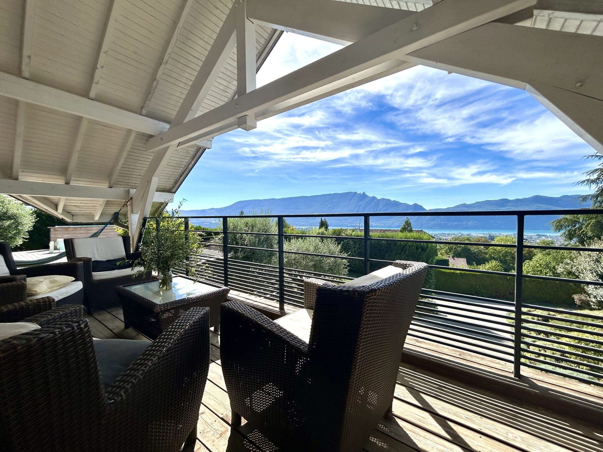 House for sale in Pugny-Chatenod, 180 m²