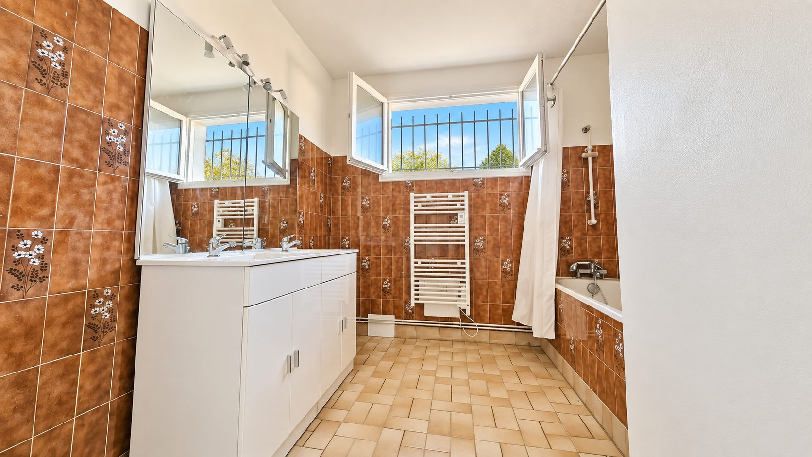 House for sale in Pierre-de-Bresse, 90 m²
