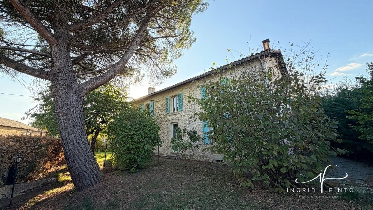 Verruyes - Maison en pierre de 147 m2 avec grange et jardin