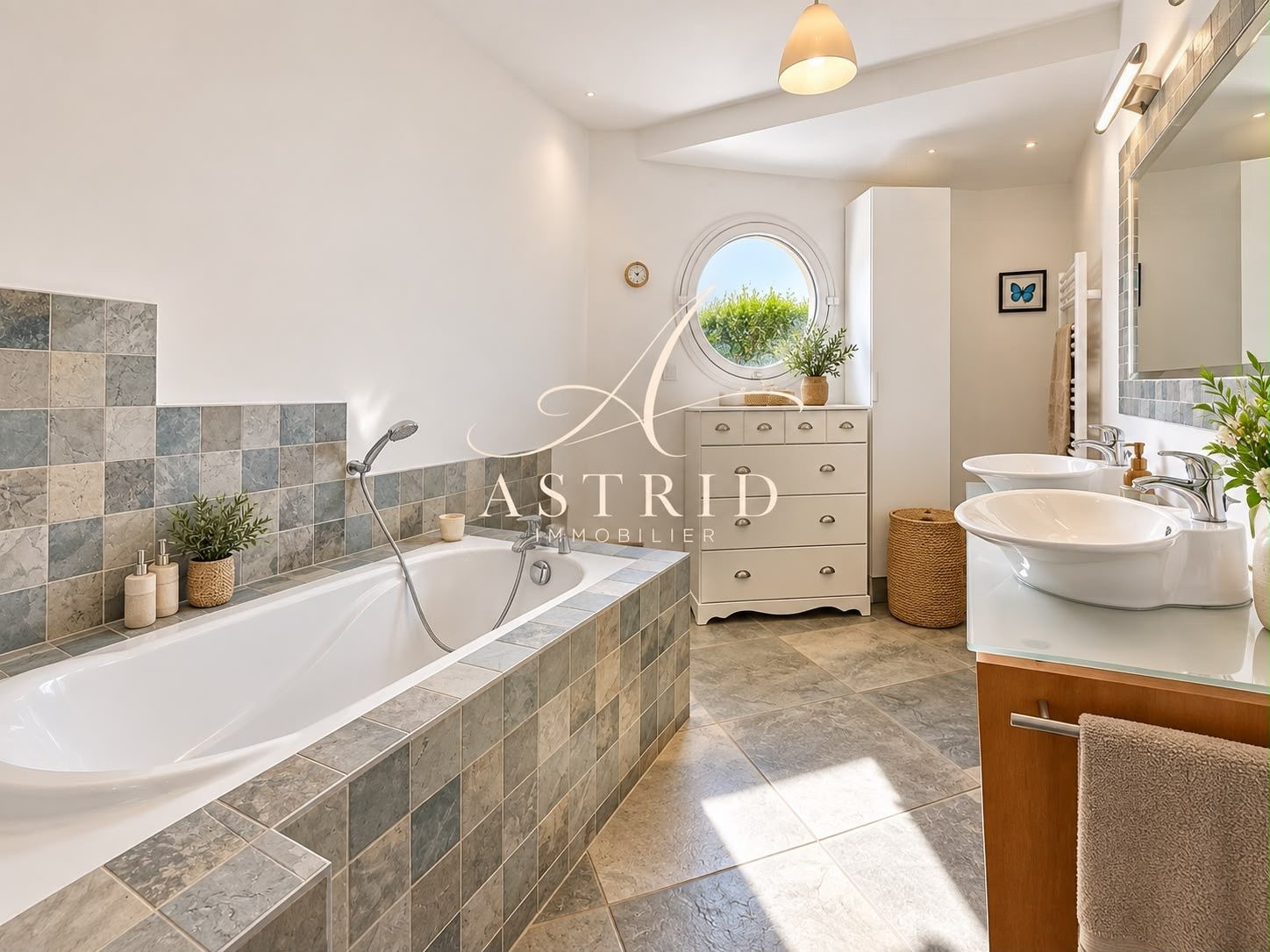 Maison à vendre à Lagord, 209 m²