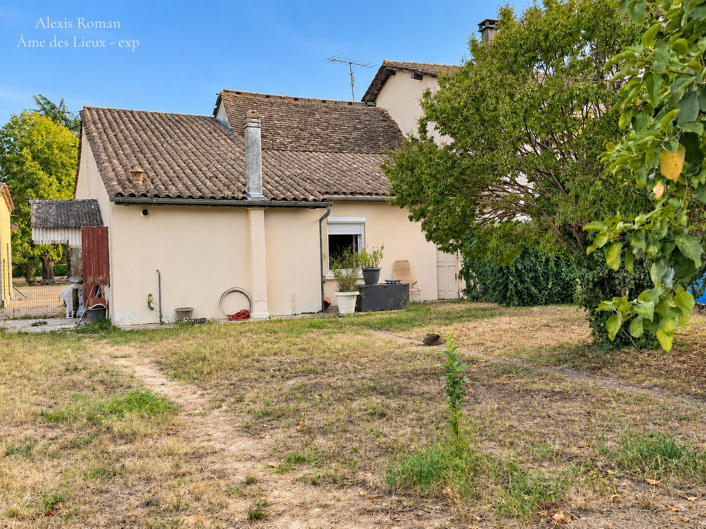 Ensemble immobilier – logement loué + partie à rénover + combles + panneaux photovoltaïques