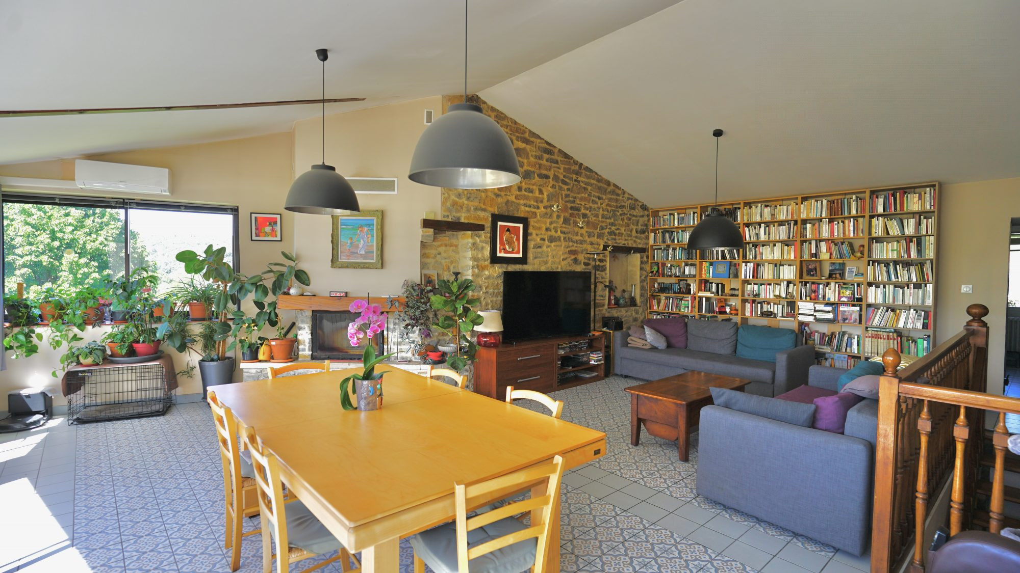 Maison à vendre à Saint-Julien-les-Rosiers, 153 m²