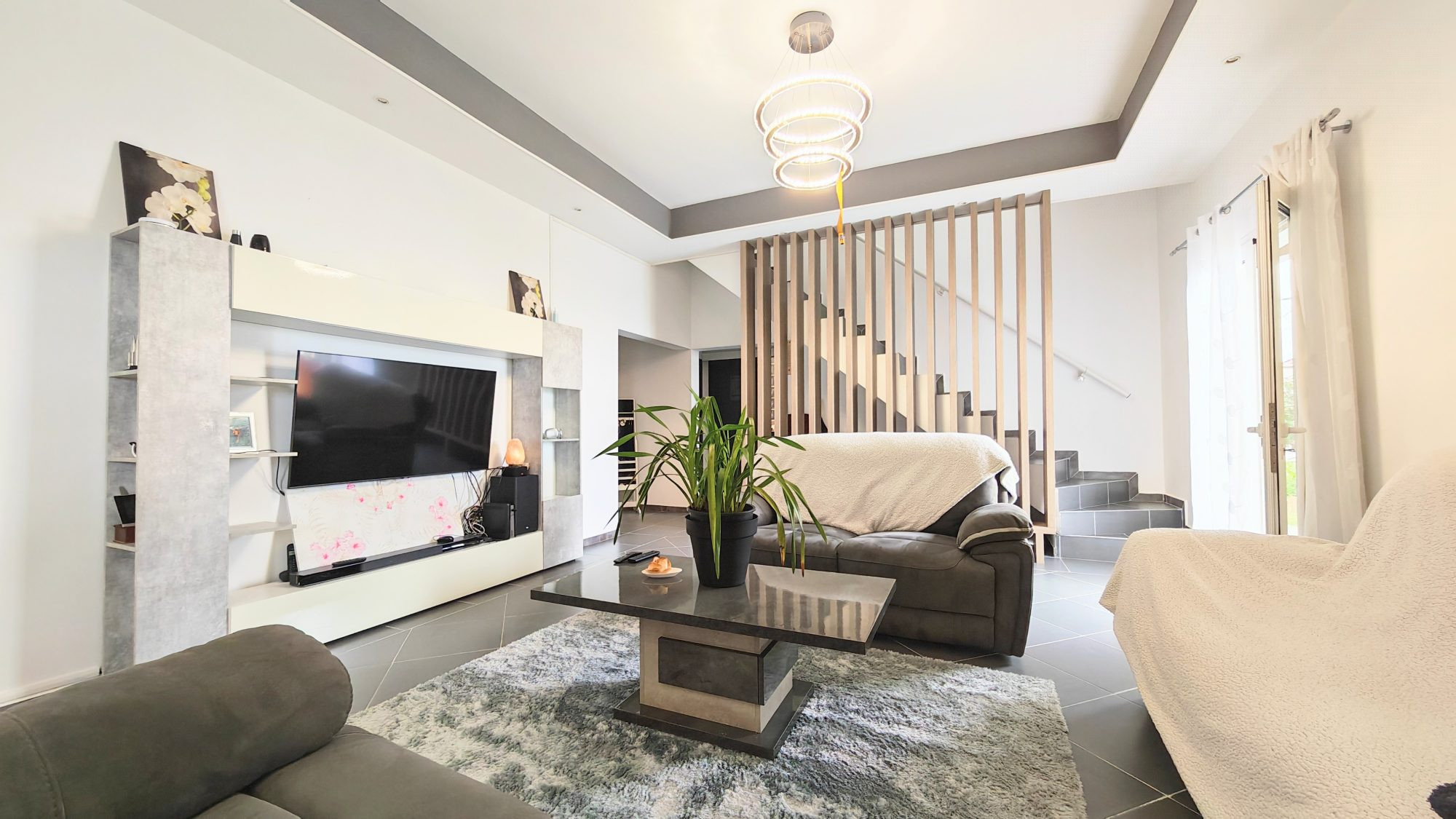 House for sale in Le Tampon, 245 m²