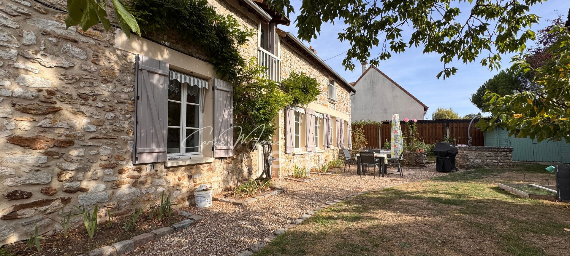 Maison en pierre avec du potentiel