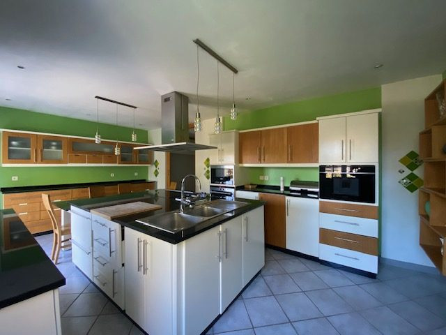 House for sale in Douvaine, 180 m²