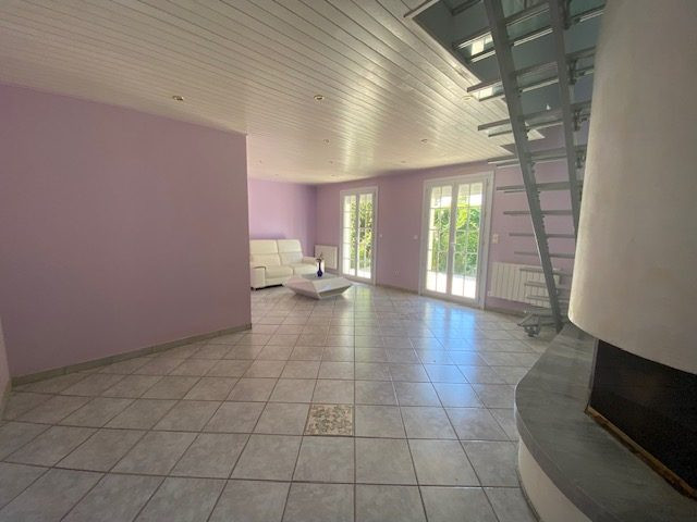 House for sale in Douvaine, 180 m²