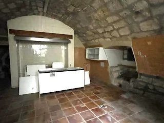 Belle bâtisse en pierre A RENOVER