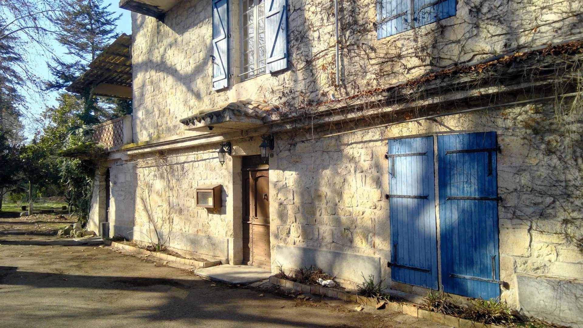 Maison à vendre à Montcuq-en-Quercy-Blanc, 561 m²