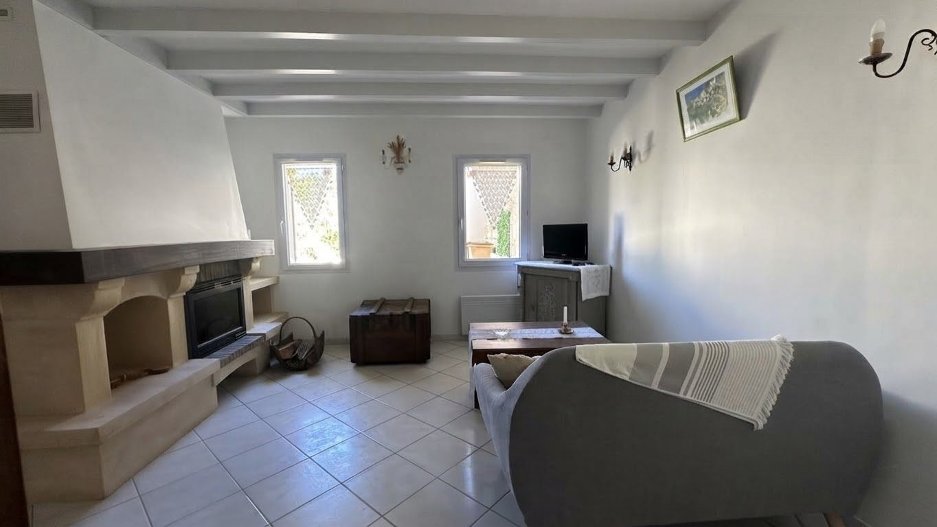 Maison for sale in Les Peintures, 100 m²