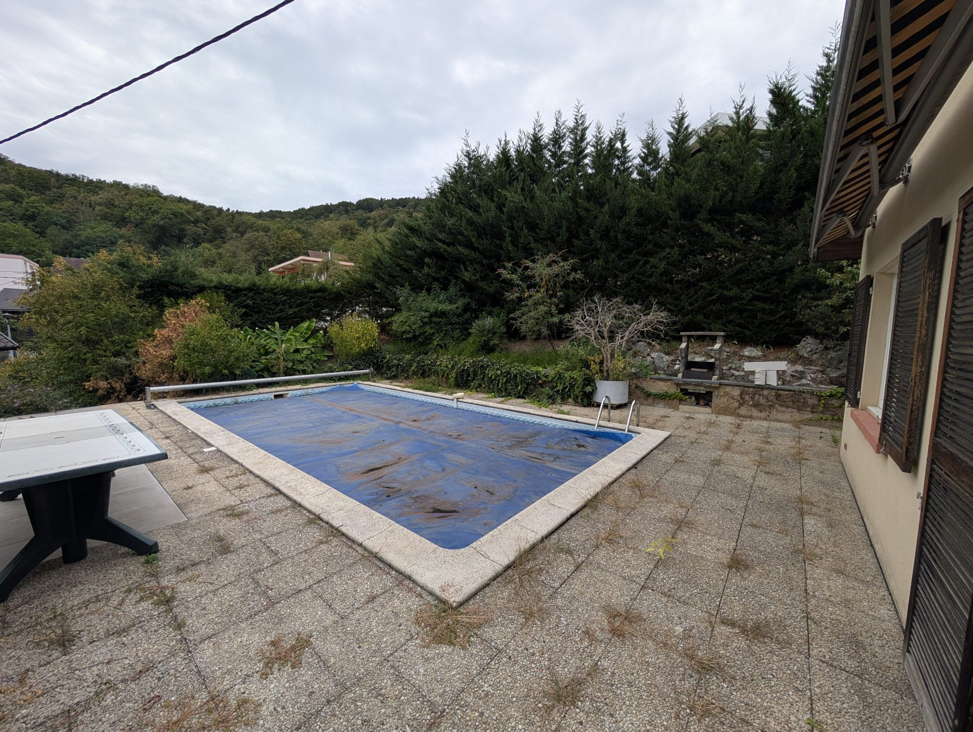Maison  avec piscine, terrain et appartement indépendant