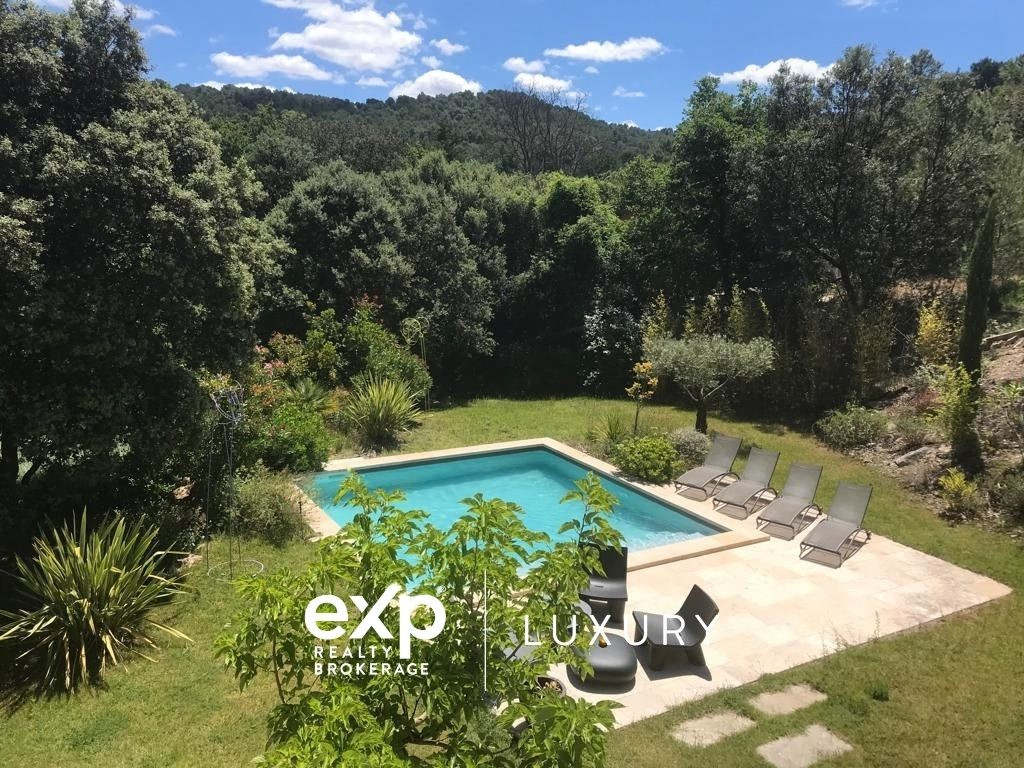 Maison à vendre à Peyrolles-en-Provence, 201 m²