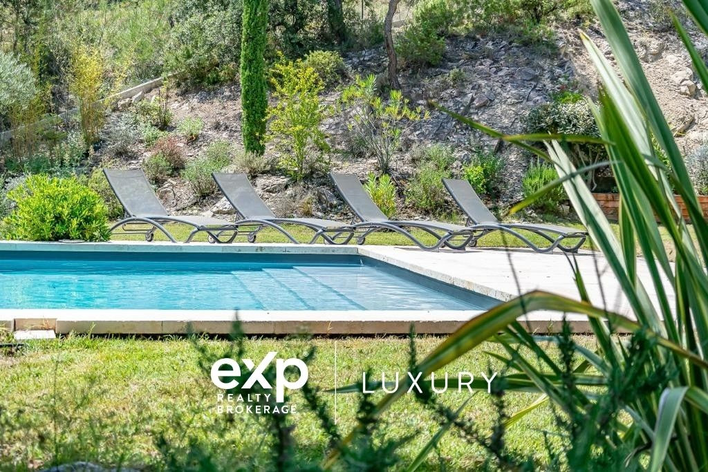 Maison à vendre à Peyrolles-en-Provence, 201 m²