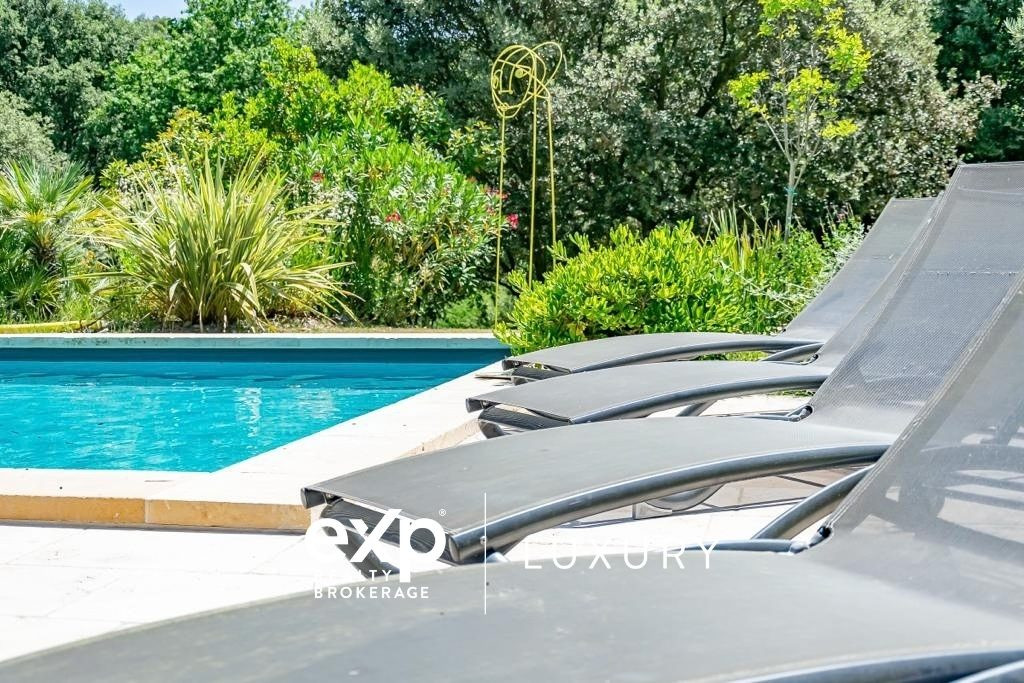 Maison à vendre à Peyrolles-en-Provence, 201 m²