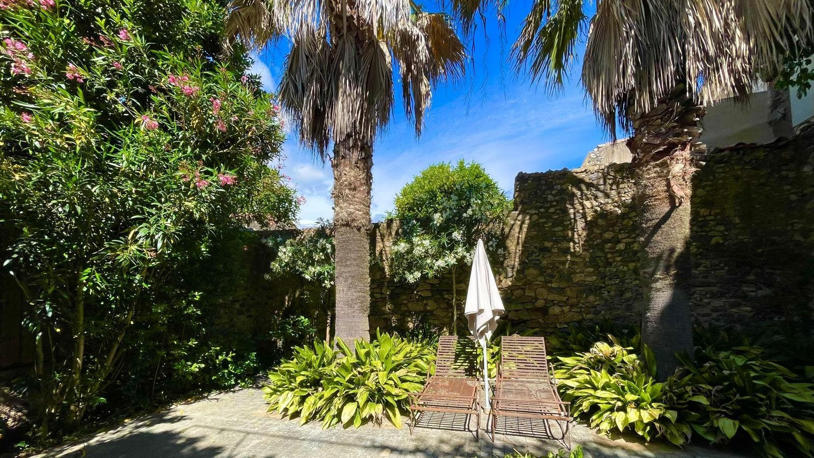 Maison à vendre à Nizas, 368 m²