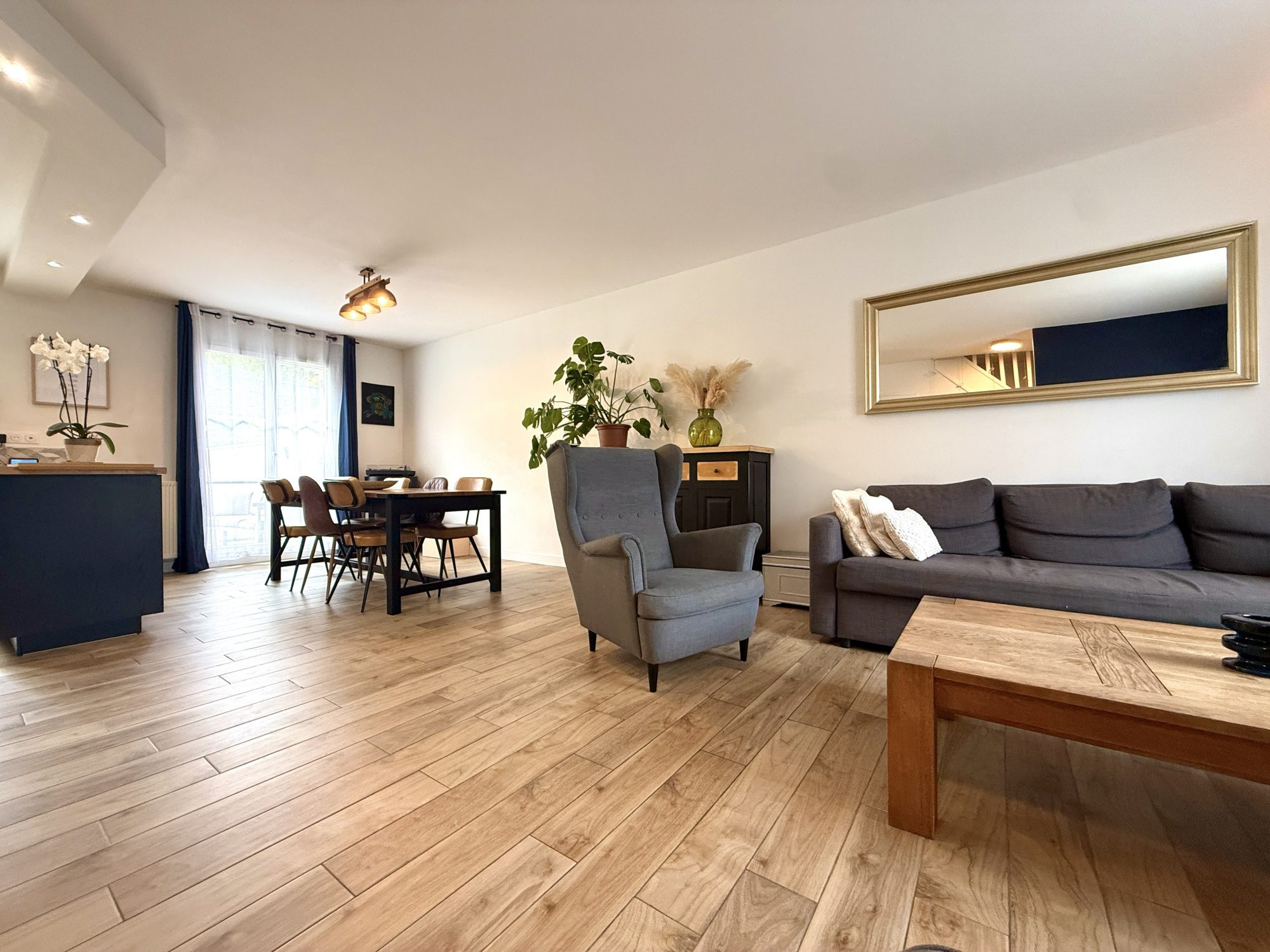 Maison à vendre à Savigny-le-Temple, 82 m²