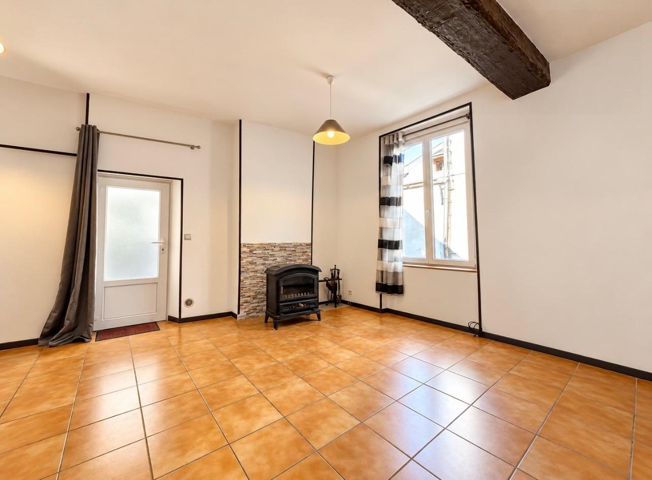House for sale in Sens, 78 m²