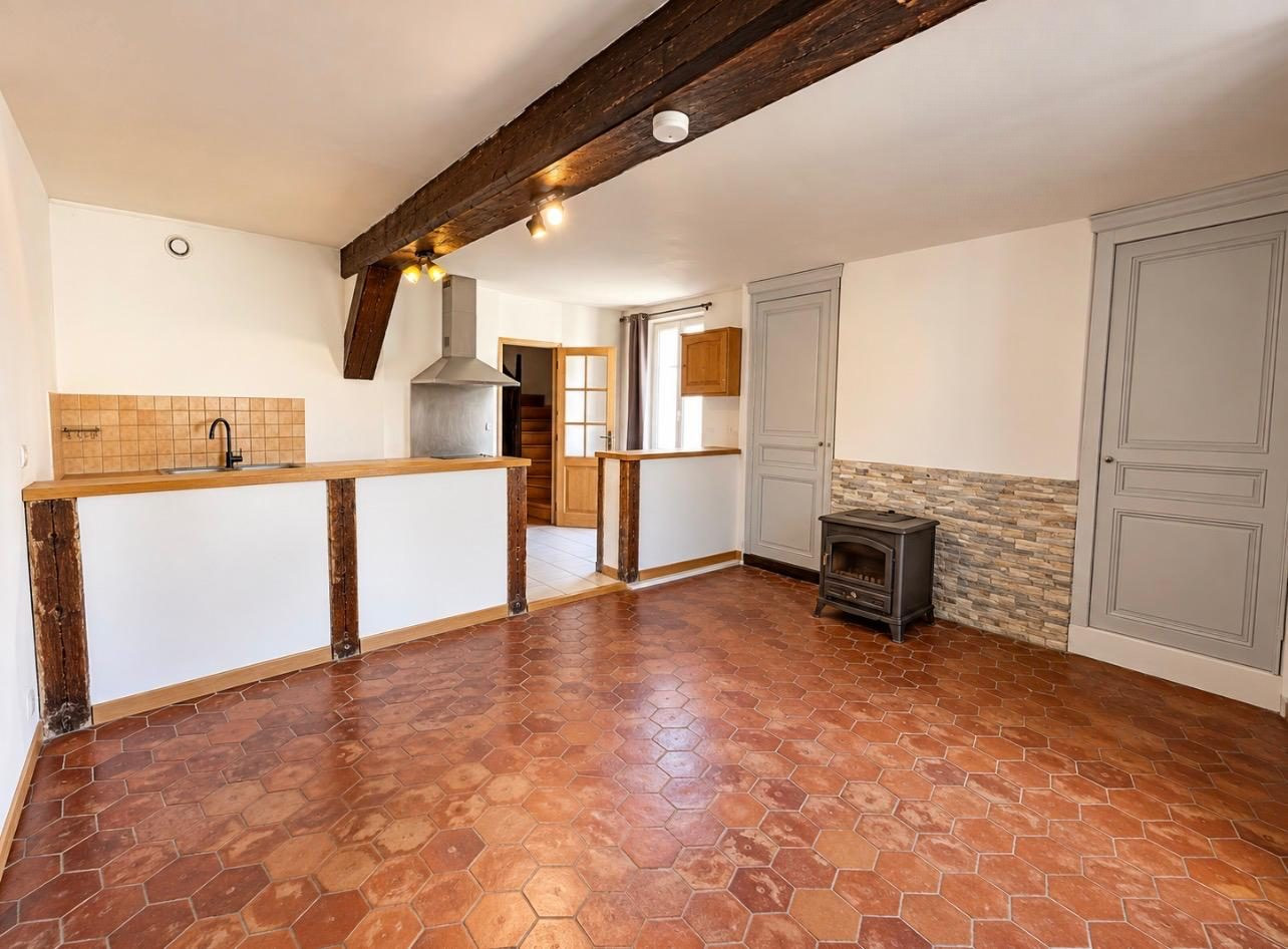 House for sale in Sens, 78 m²