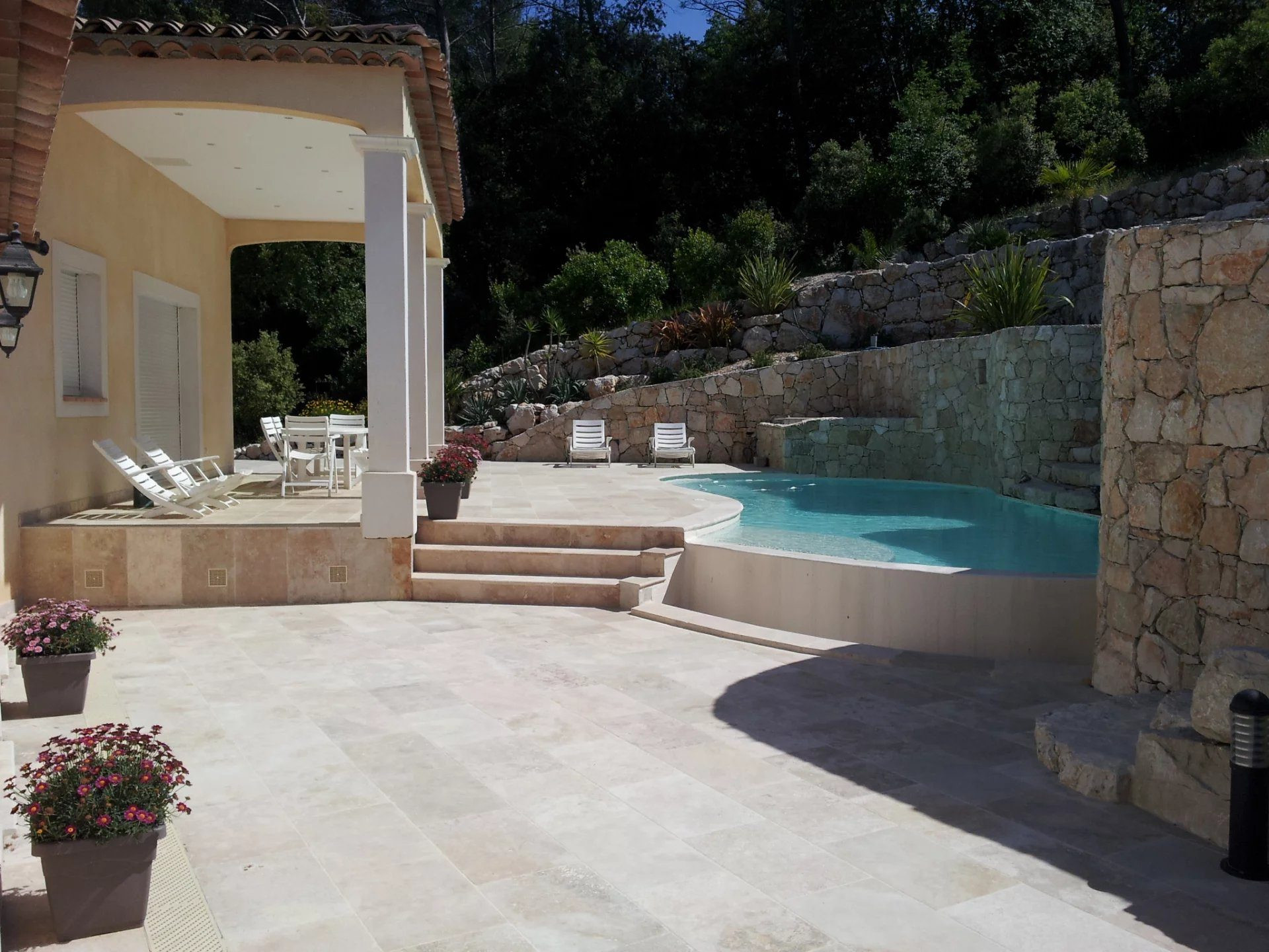 Superb Provençal House in Roquefort les Pins 5