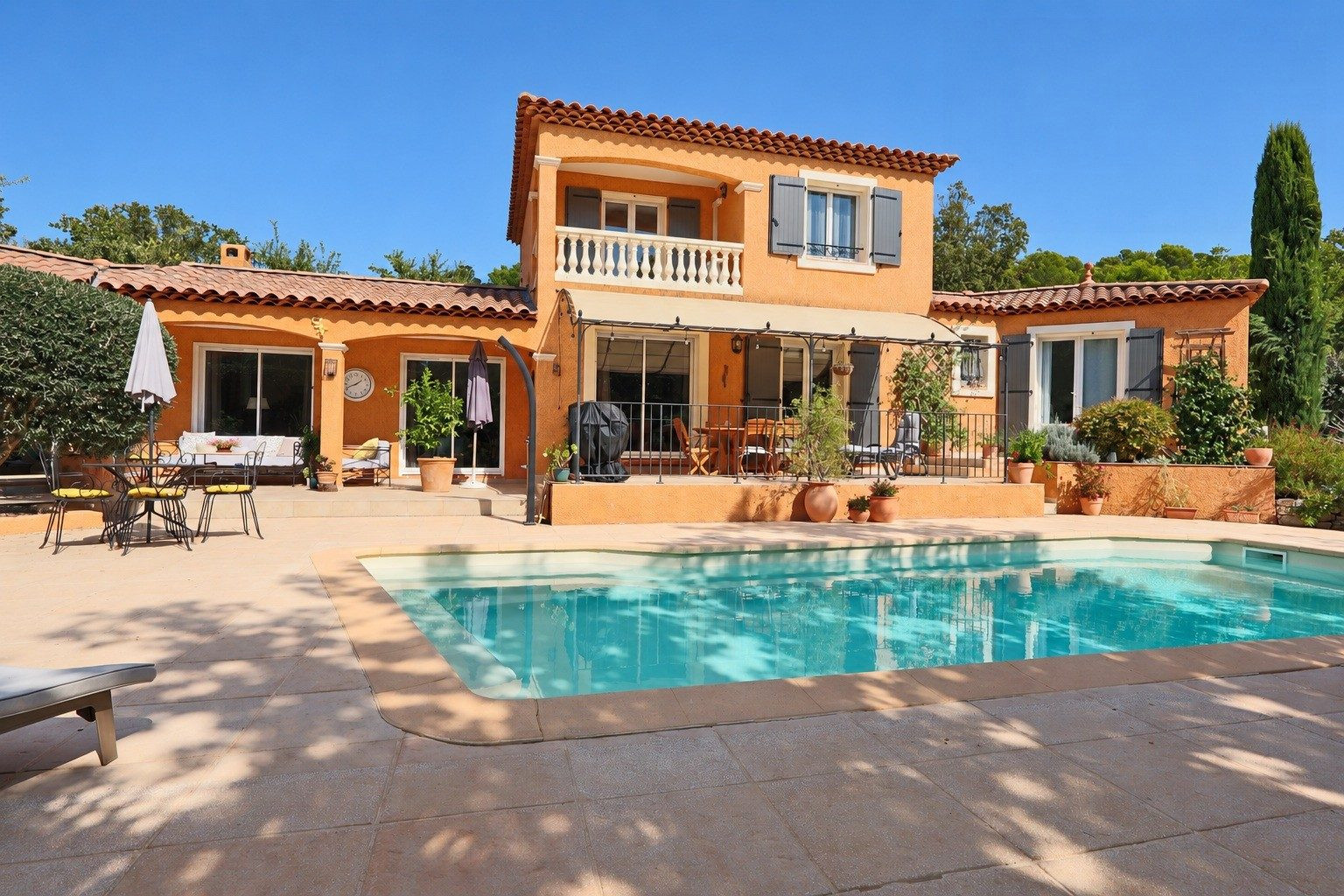 Maison de 163 m² avec garage, piscine et spa - Garéoult