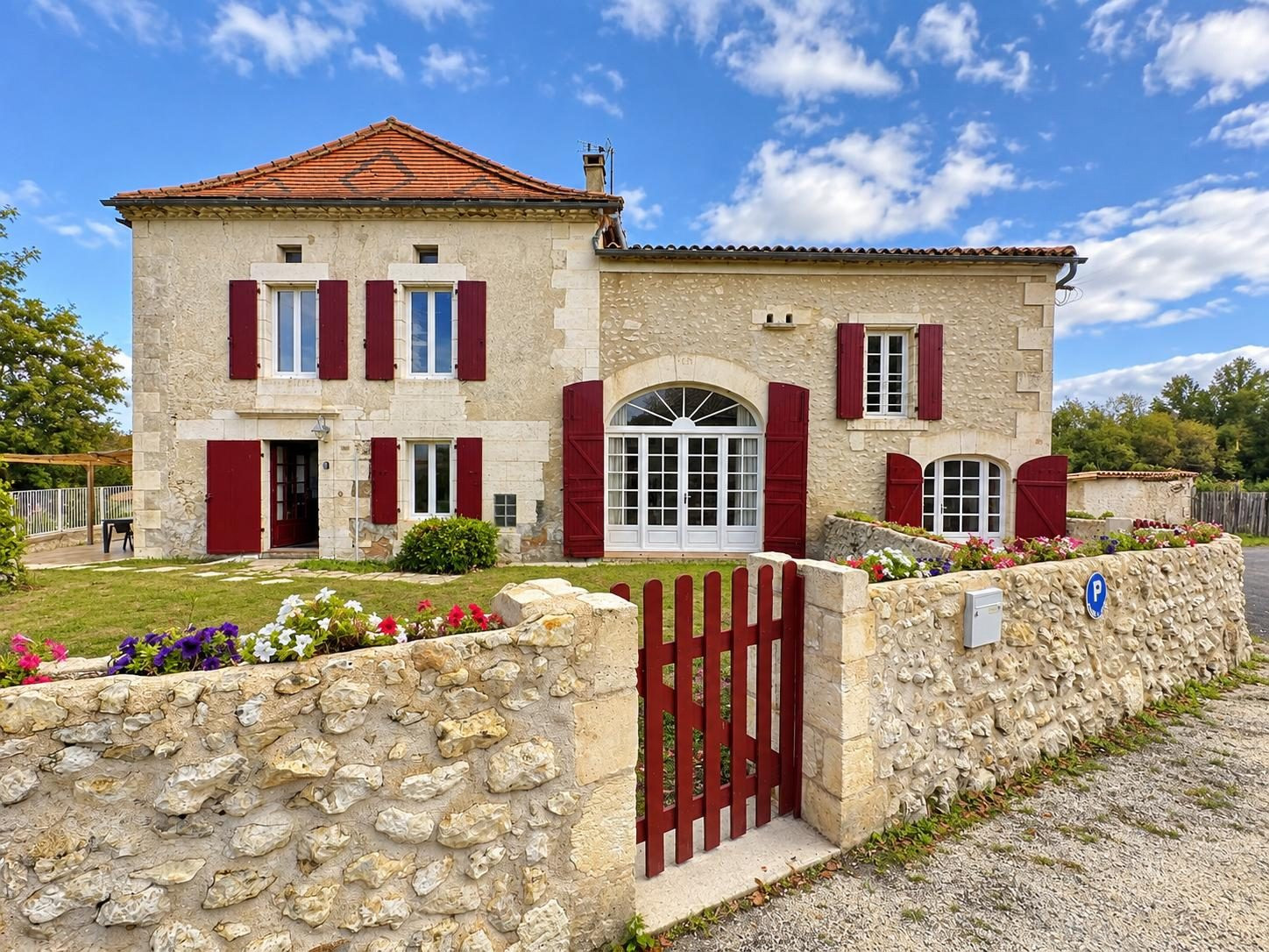 House for sale in Villetoureix, 400 m²