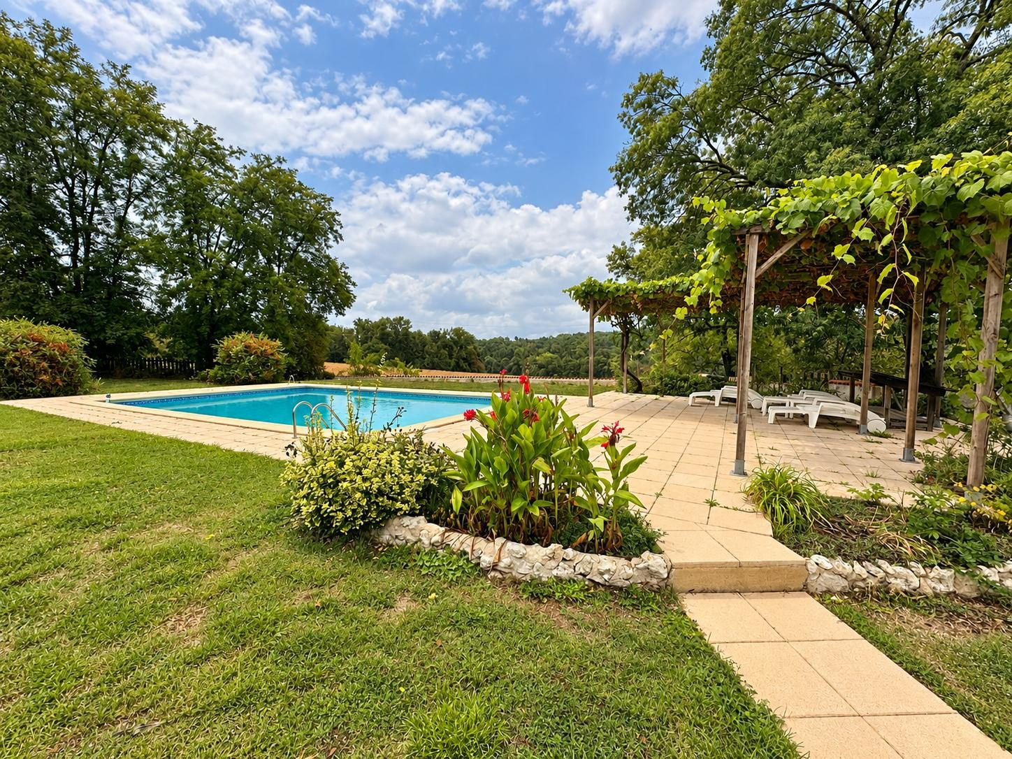 House for sale in Villetoureix, 400 m²