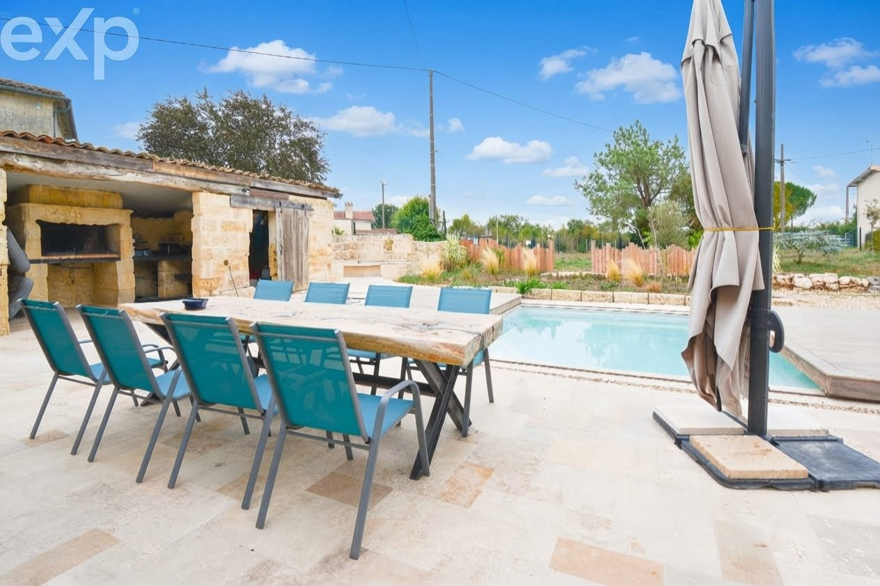 House for sale in Saint-Denis-de-Pile, 207 m²