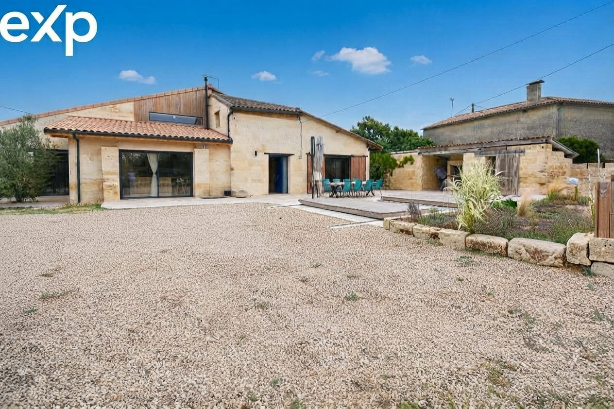 House for sale in Saint-Denis-de-Pile, 207 m²