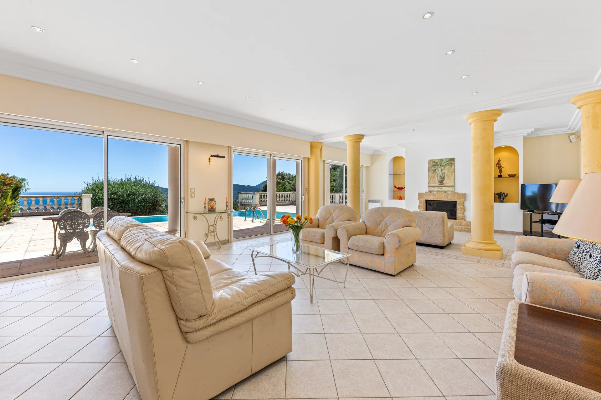 Maison à vendre à Mandelieu-la-Napoule, 285 m²