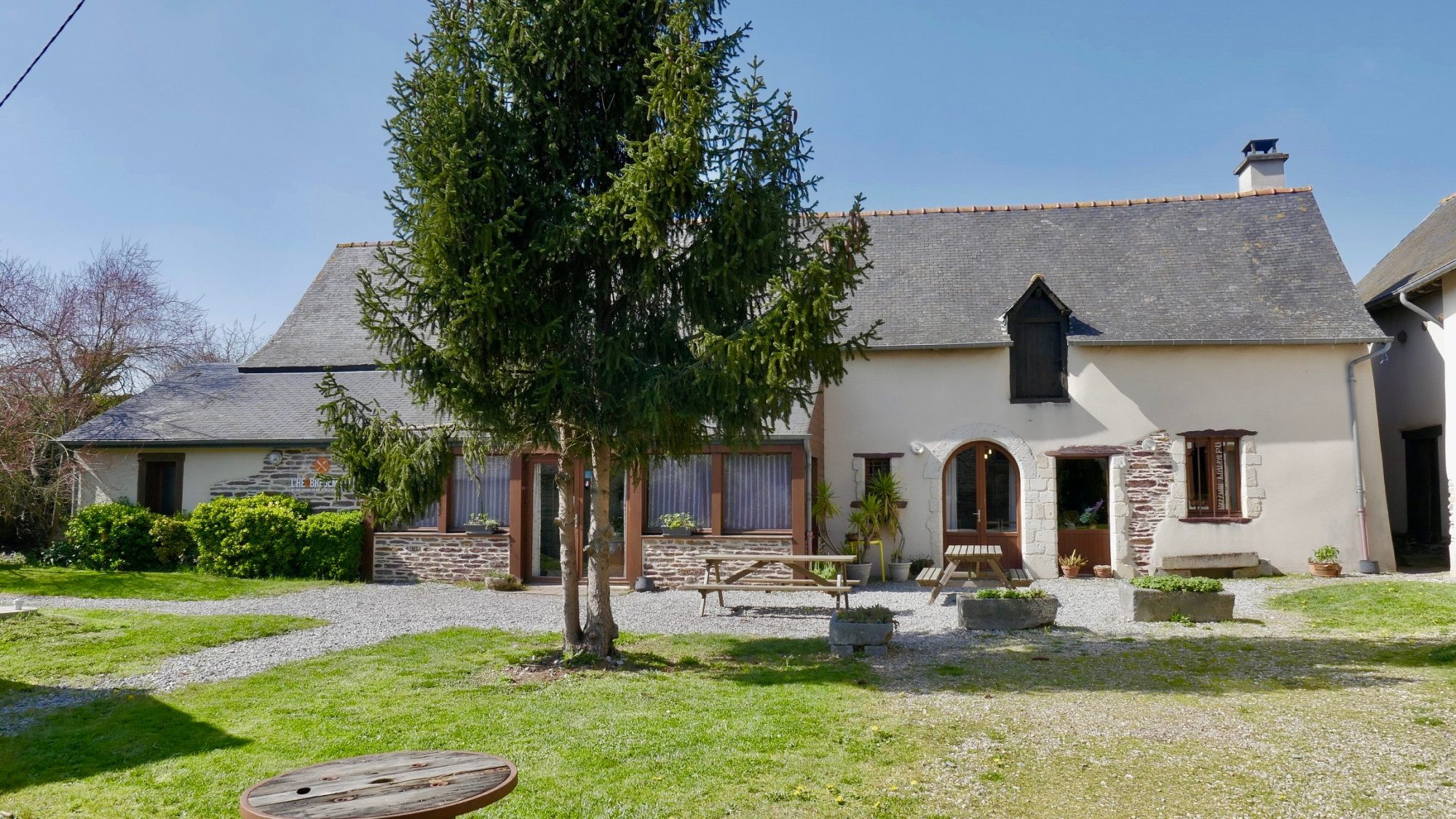 Maison à vendre à Noyal-Châtillon-sur-Seiche, 375 m²