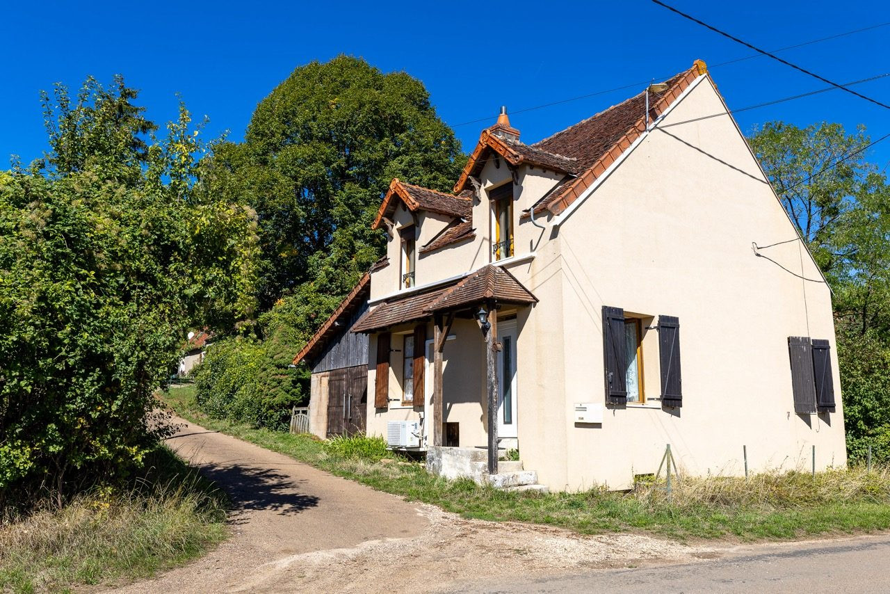 Maison à vendre à Menou, 76 m²