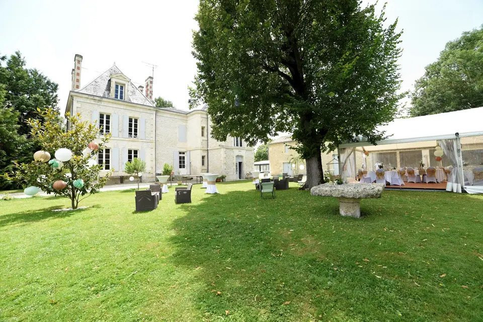 House for sale in Marsais, 390 m²
