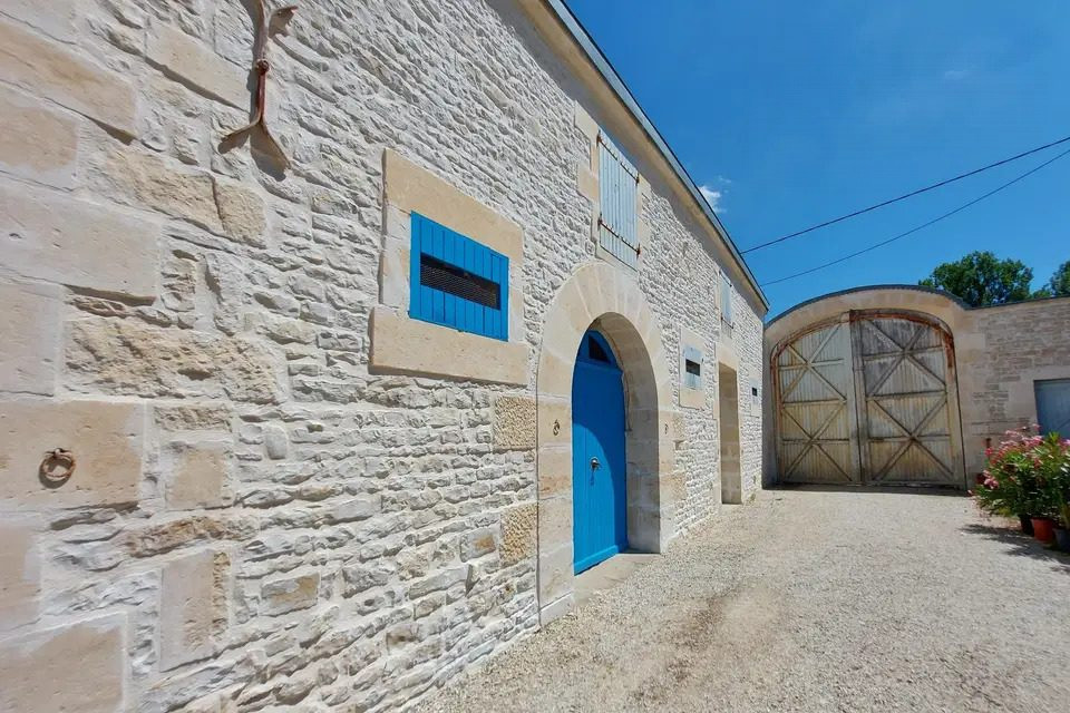 House for sale in Marsais, 390 m²