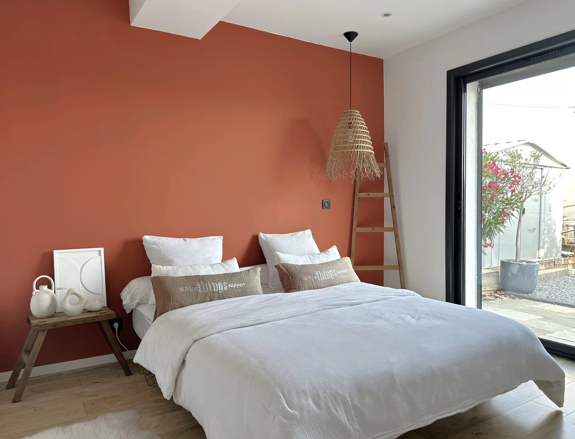 Beautiful Family Home in Two Apartments T4 – 220 m² living space Swimming Pool – Exotic Garden – Parking – Quatre Chemins des Routes District 5