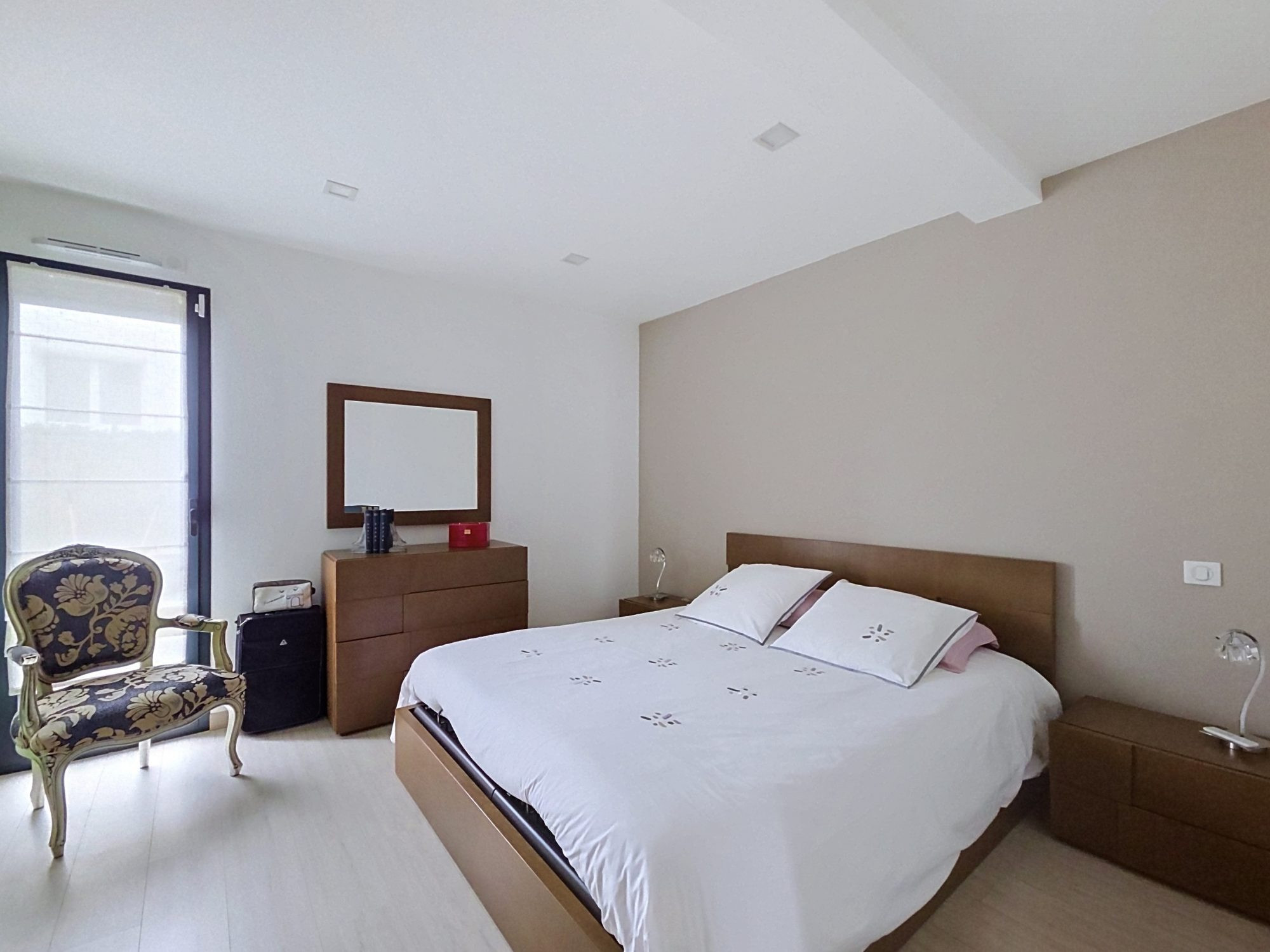 Contemporary for sale in Carquefou, 130 m²