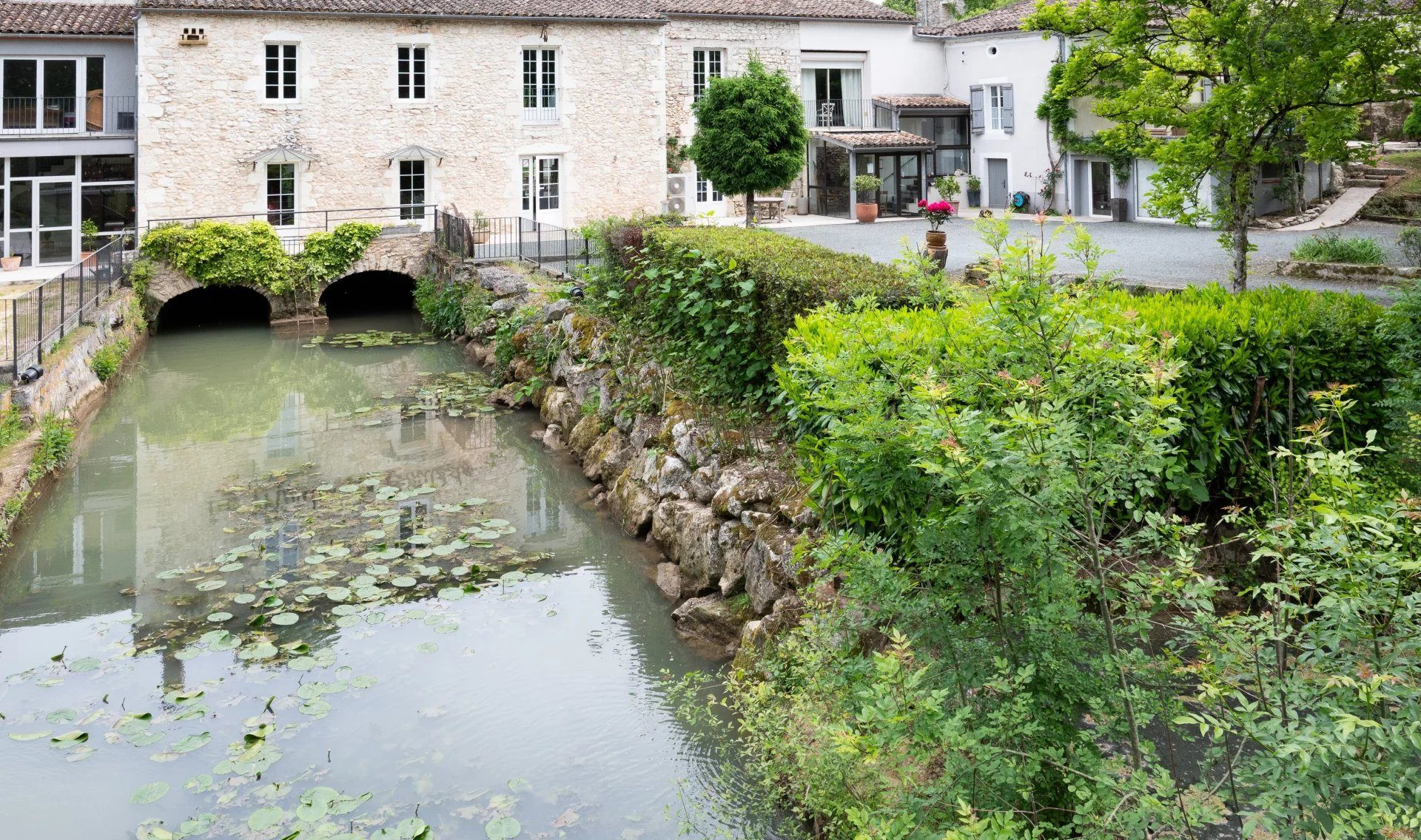 Maison à vendre à Monflanquin, 750 m²