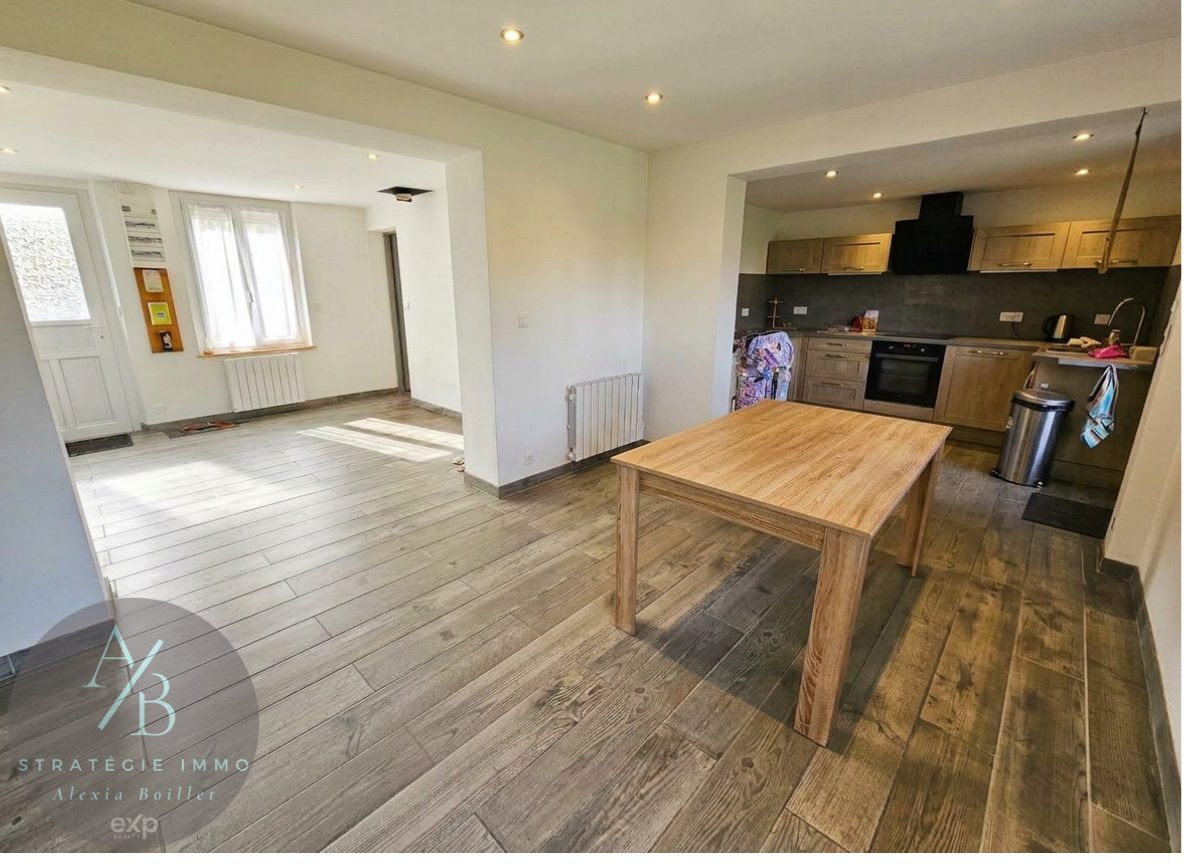 Period for sale in Gournay-en-Bray, 60 m²