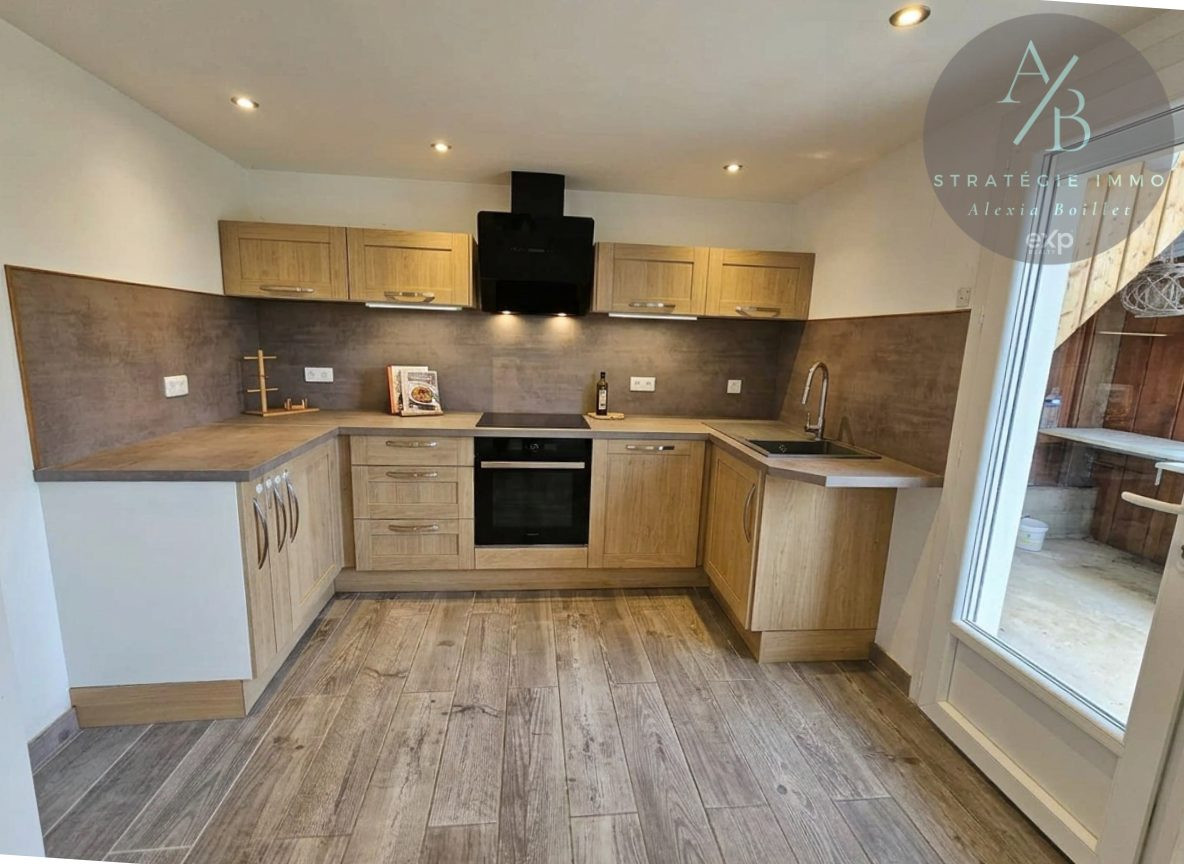 Period for sale in Gournay-en-Bray, 60 m²