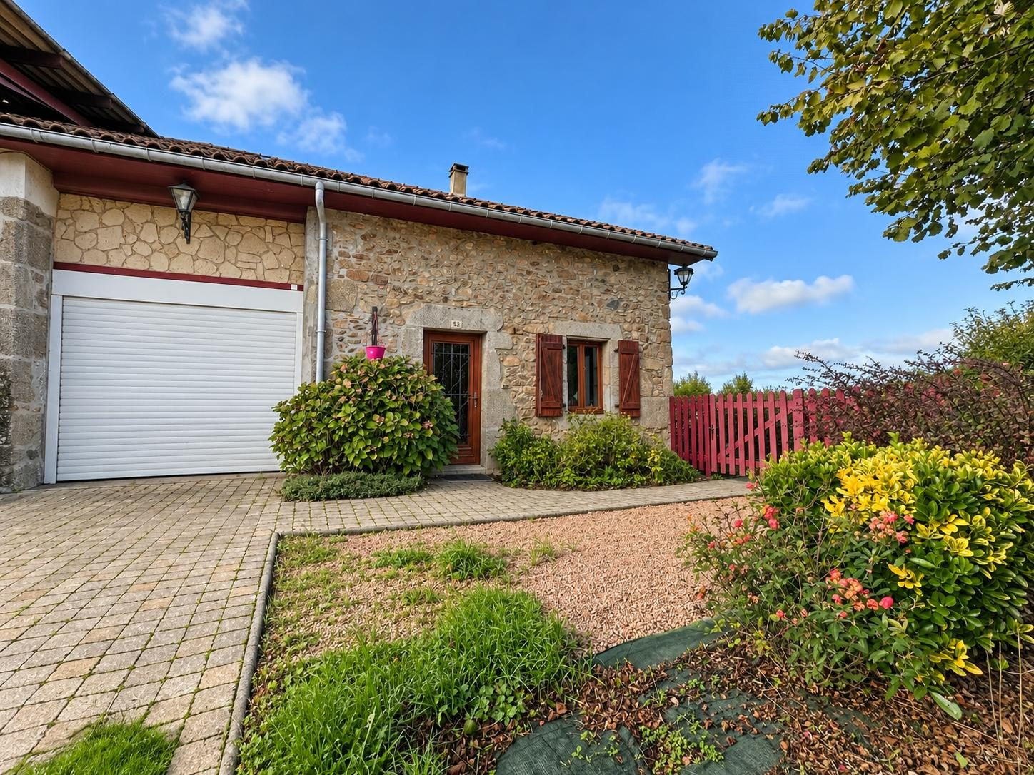 Maison à vendre à Busserolles, 110 m²